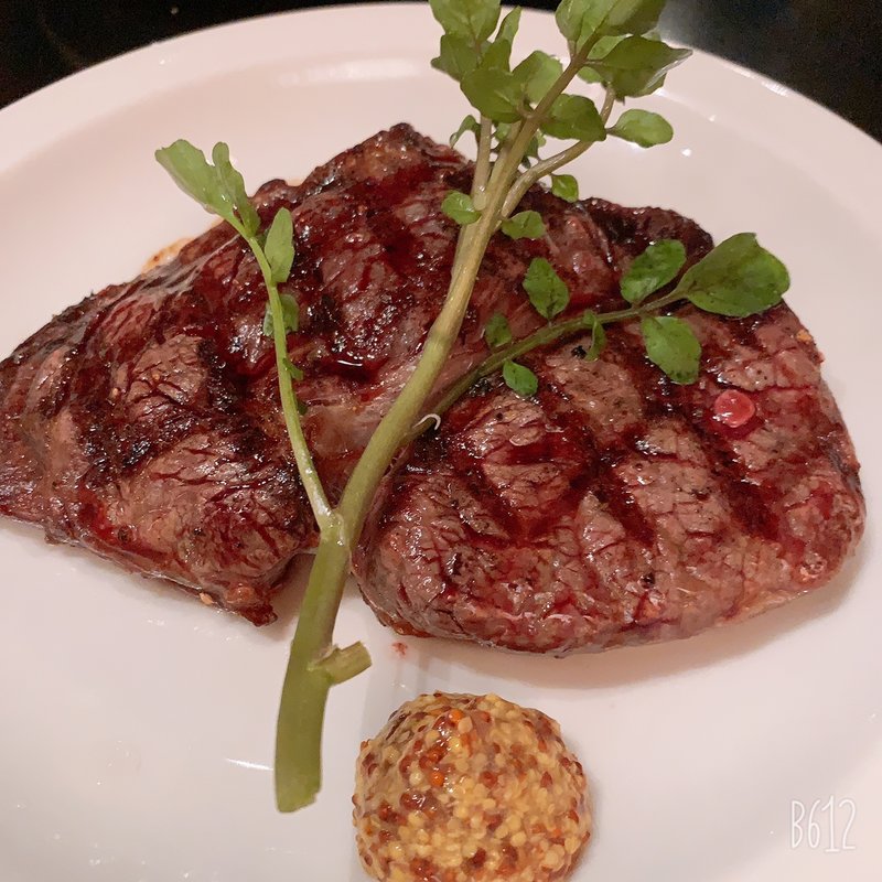 ニューヨーク ストリップ ステーキ(300g)(サン フランシスコ ピークス （San Francisco Peaks）)