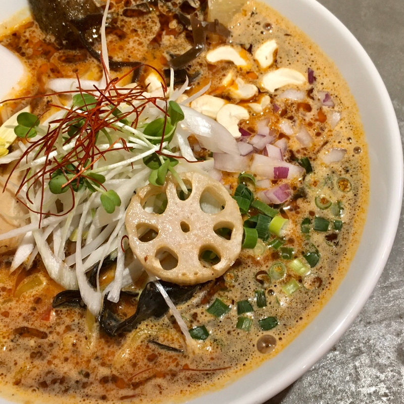 タイ風スパイスラーメン(スパイスラーメン 点と線．狸小路店)