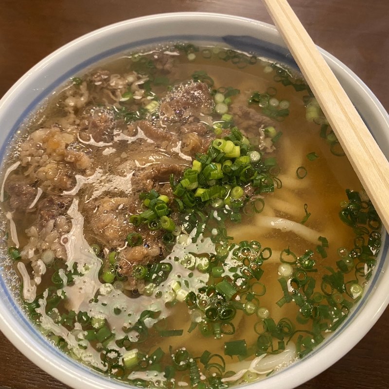 牛すじうどん(素うどん華ちゃん)