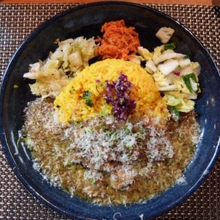 スパイシーチキンカレー定食(スパイスカレー青藍)