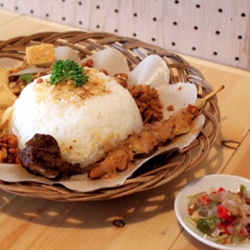 ナシチャンプル "NASI CAMPUR" 
(サブストア)