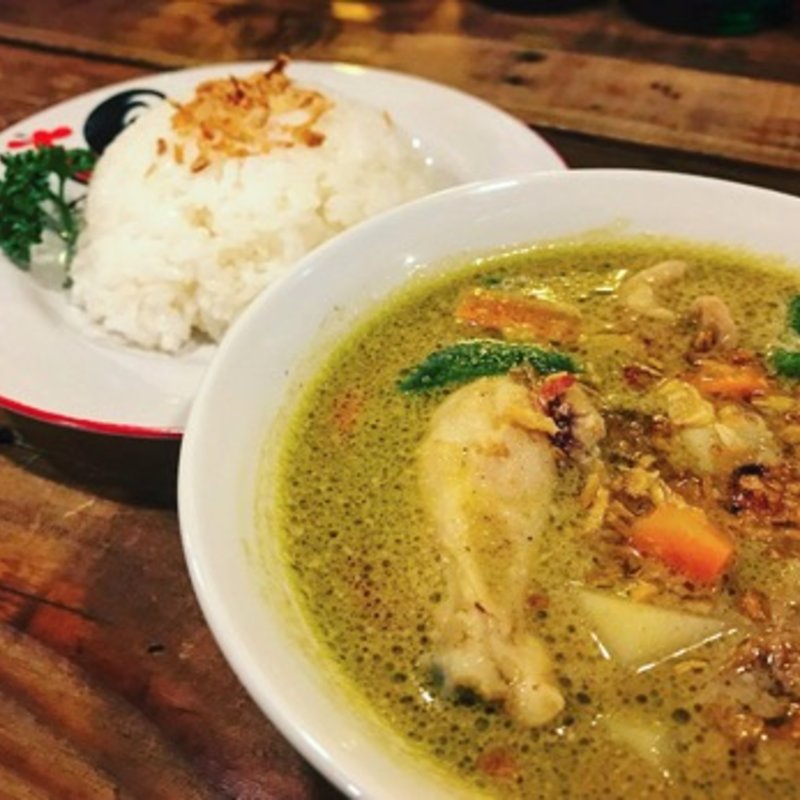 オポールアヤム "OPOR AYAM"(サブストア)