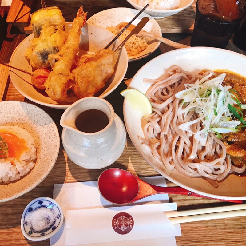 串天五種盛りかしわキーマうどん(京都四条くをん)