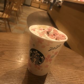 さくらミルクラテ(スターバックス・コーヒー 西新宿三井ビル店 )