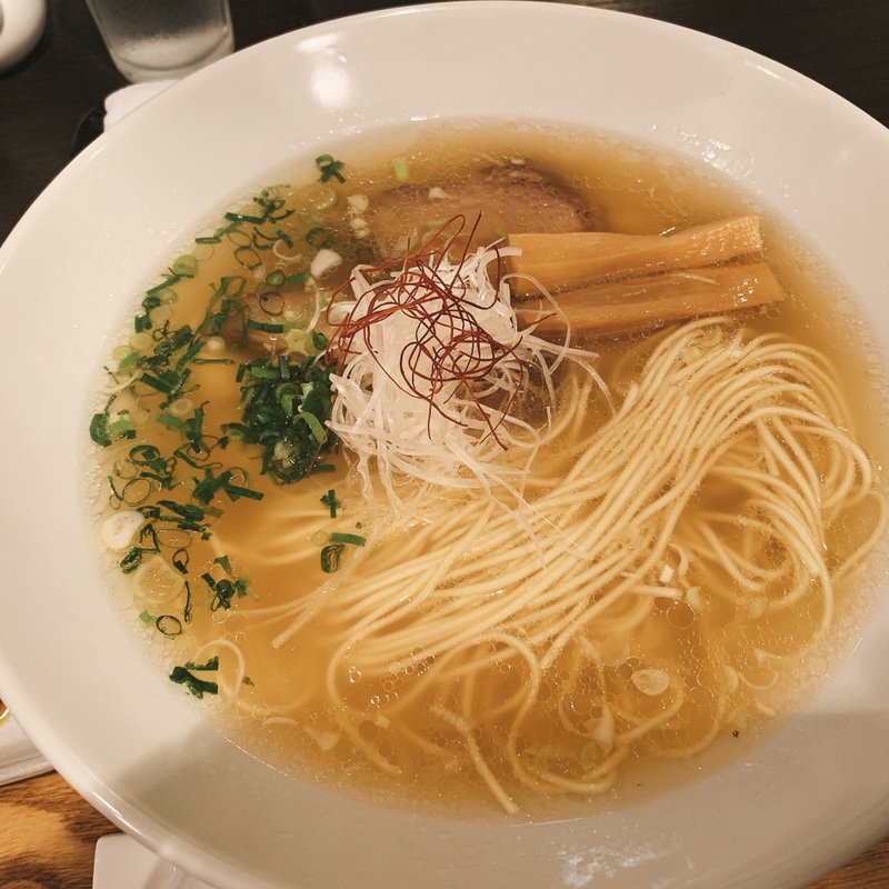 ラーメン(豚骨清湯・自家製麺かつら)