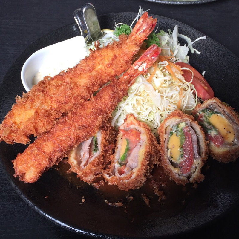 エビフライとチーズカツ(味の店 一番 （あじのみせ　いちばん）)