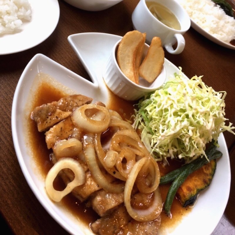 (レストラン サラリ)