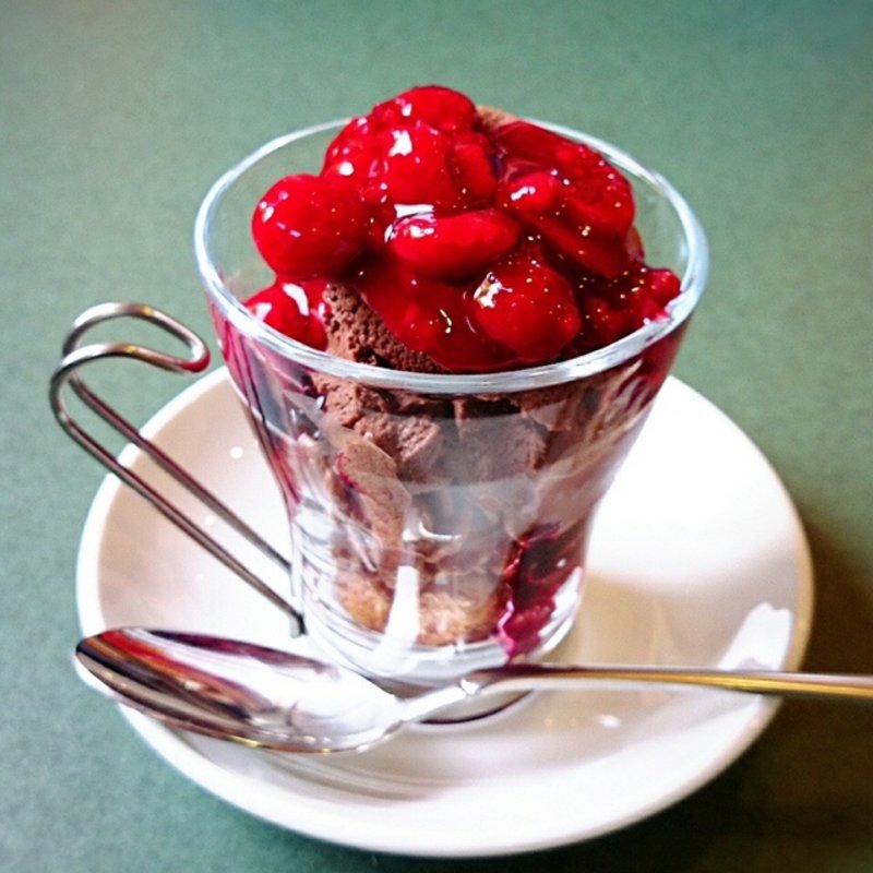 ベリーベリーチョコレートアイス(緑山 （みどりやま）)