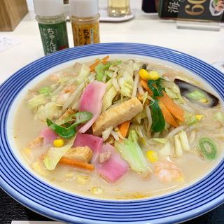 野菜たっぷりちゃんぽん麺少なめ(リンガーハット 新宿東宝ビル店)