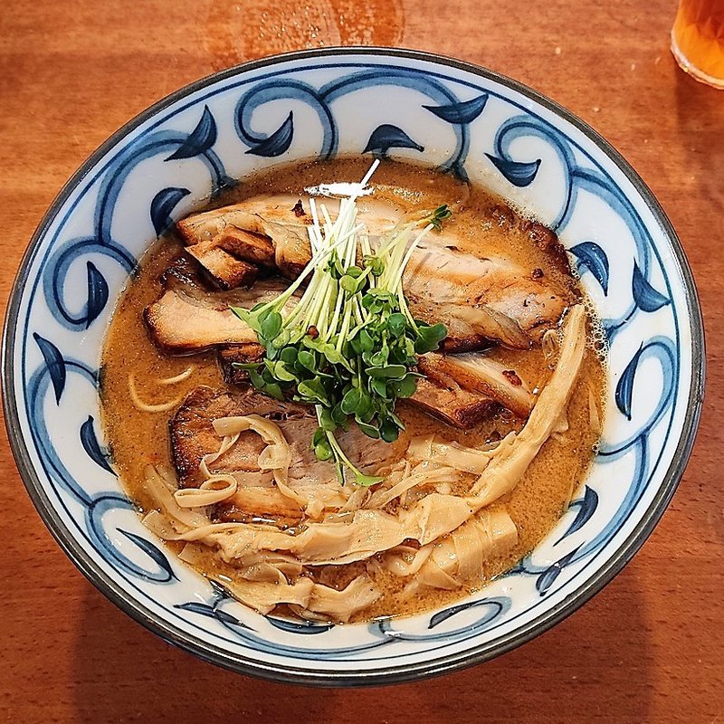 大人の炙りチャーシュー味噌らーめん(輪虎)