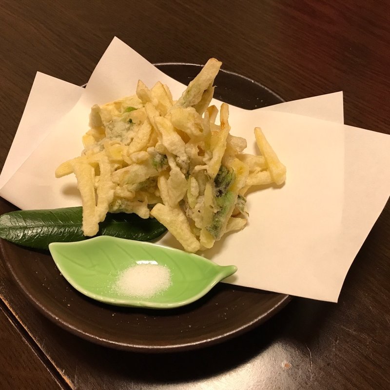 たらの芽とじゃがかき揚げ(お酒と菜 朔)