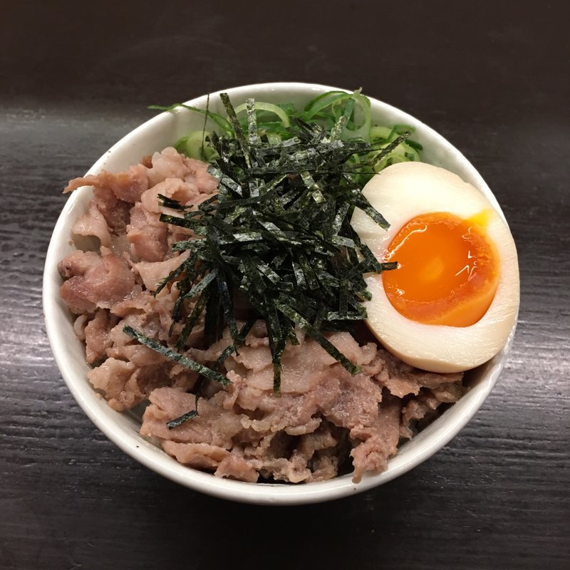 肉丼(博多とんこつ 豚の足跡)