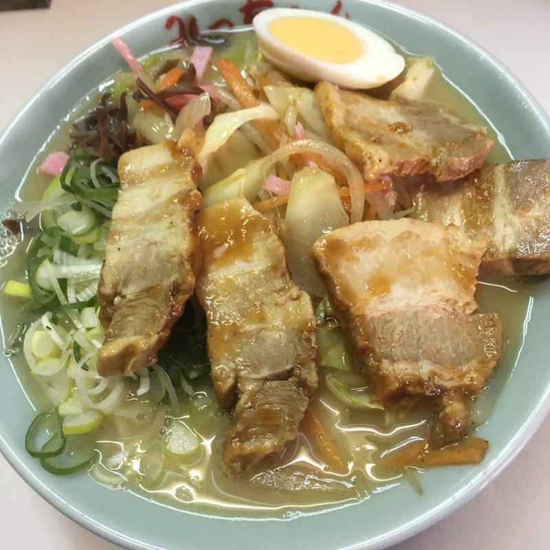 野菜チャーシューメン(純豚骨らーめん みっちゃん)