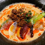 鎌倉野菜たっぷりの担々麺セット（ライス、サラダ付）