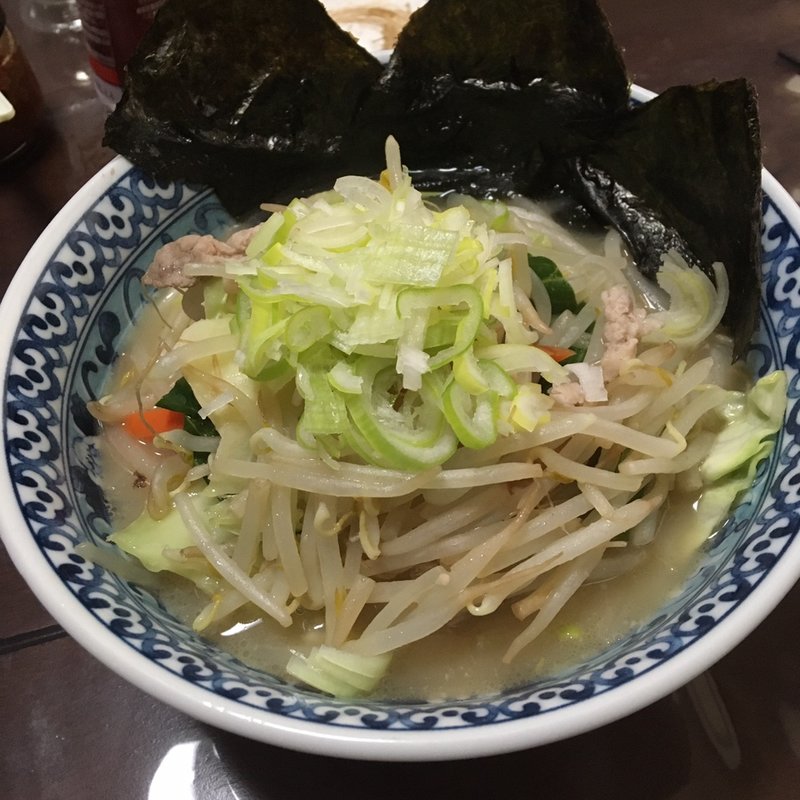 豚骨やさいラーメン(創作料理　我家)