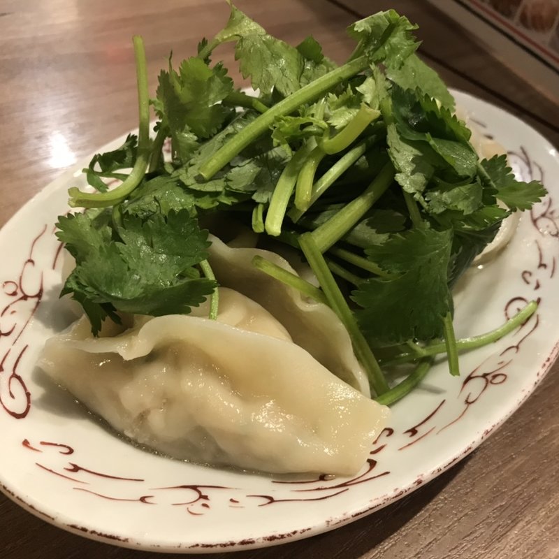 パクチー水餃子(餃子製造販売店 新宿小滝橋通りいち五郎)