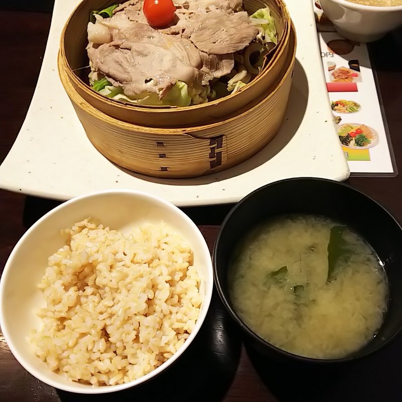 セイロ蒸し定食(遊楽酒場のもっか！)