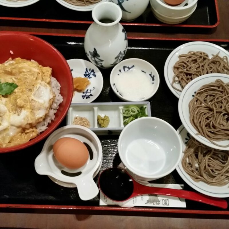 皿そばと親子丼のセット(皿そば文楽　奈良東向通店)