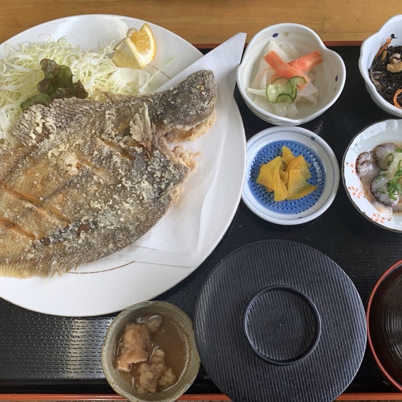カレイの唐揚げ定食(おおはま食事処 （おおはましょくじどころ）)