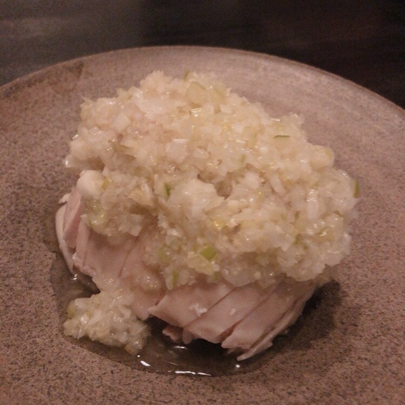 蒸し鶏の前菜特製ネギソース(むしやしない （MUSHIYASHINAI）)