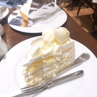ホワイトチョコレートケーキ(HARBS 大名古屋ビルヂング店)