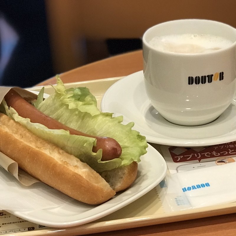 レタスドッグ/カフェラテM(ドトールコーヒーショップ 成増アクト店)