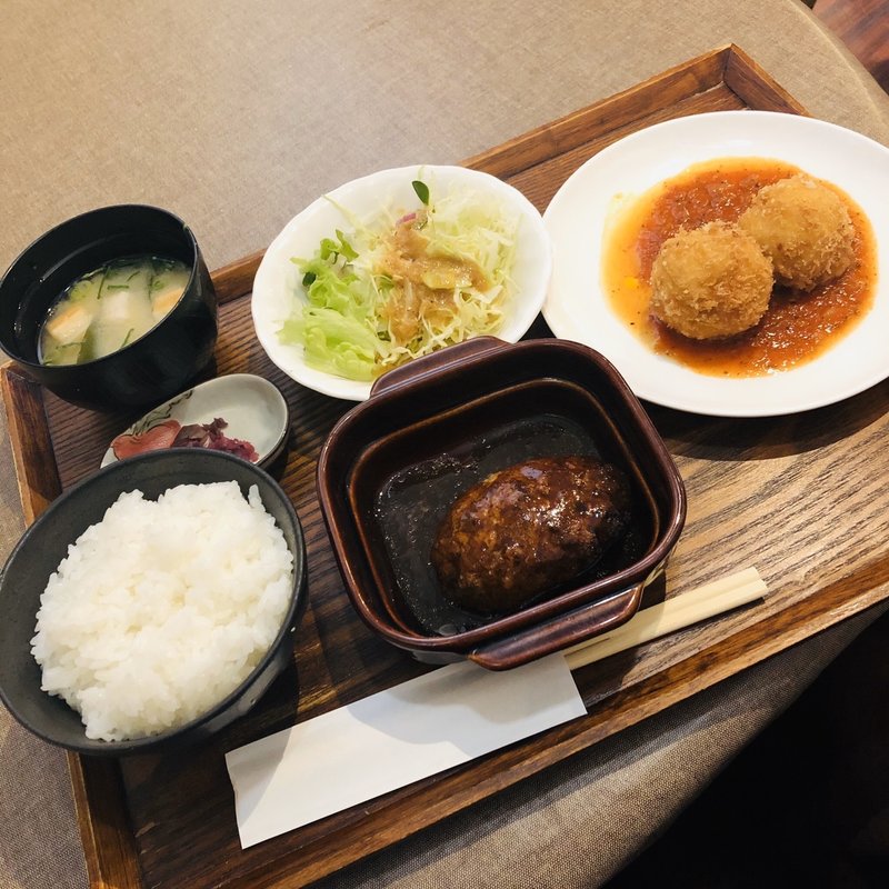 ハンバーグ&ズワイガニのクリームコロッケ(金閣寺 いただき （【旧店名】いただきsecond）)