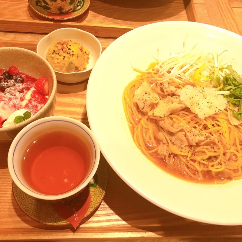 みぞれ大根と豚肉の柚子風味(こなな キッテ名古屋店)