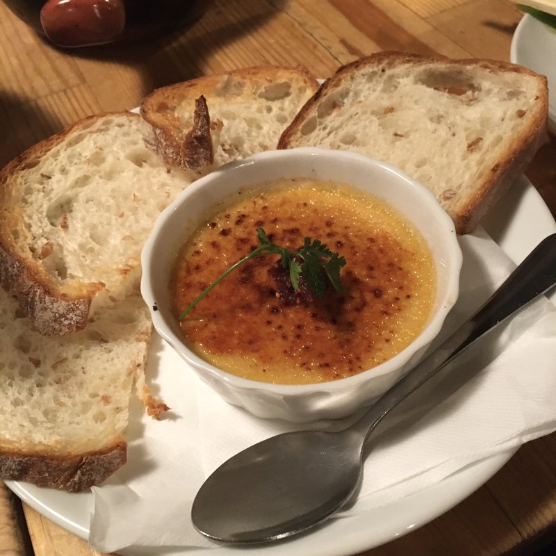 濃厚フォアグラのクレームブリュレ(船橋ワインバル八十郎商店)