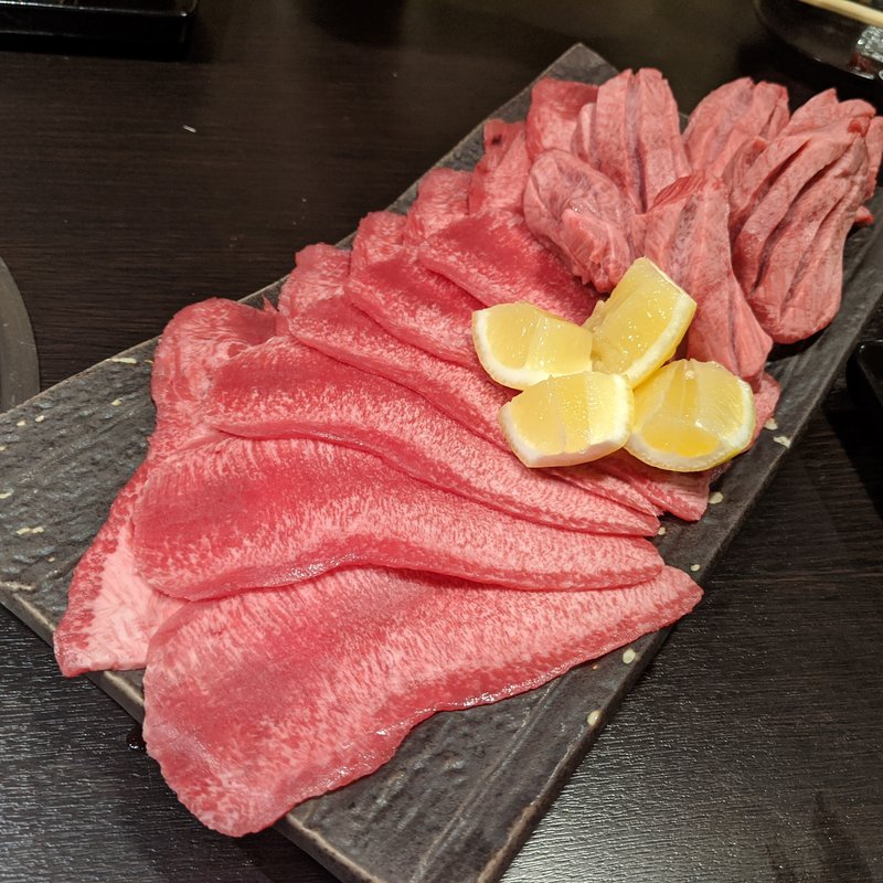 極上厚切りタンとスライスタン(焼肉　乃助)