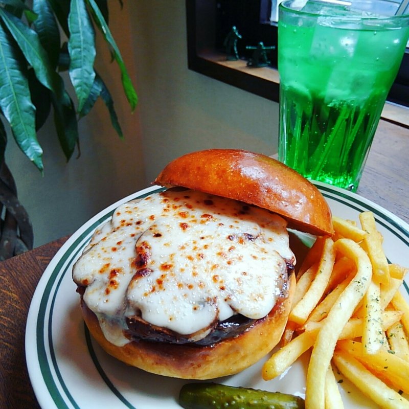 ブラウンマッシュルームモッツァレラチーズバーガー(ザ マンチーズ バーガーワークス （THE MUNCHIES BURGER WORKS）)