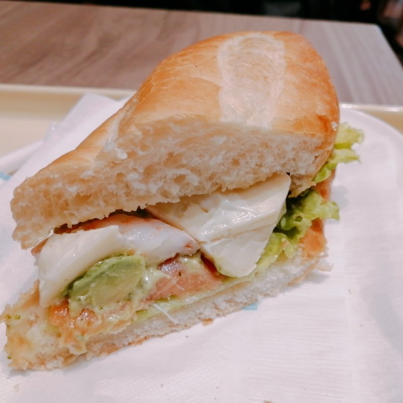 ミラノサンド　海老とアボカドとカマンベール(ドトールコーヒーショップ スーパービバホーム小田原国府津店)