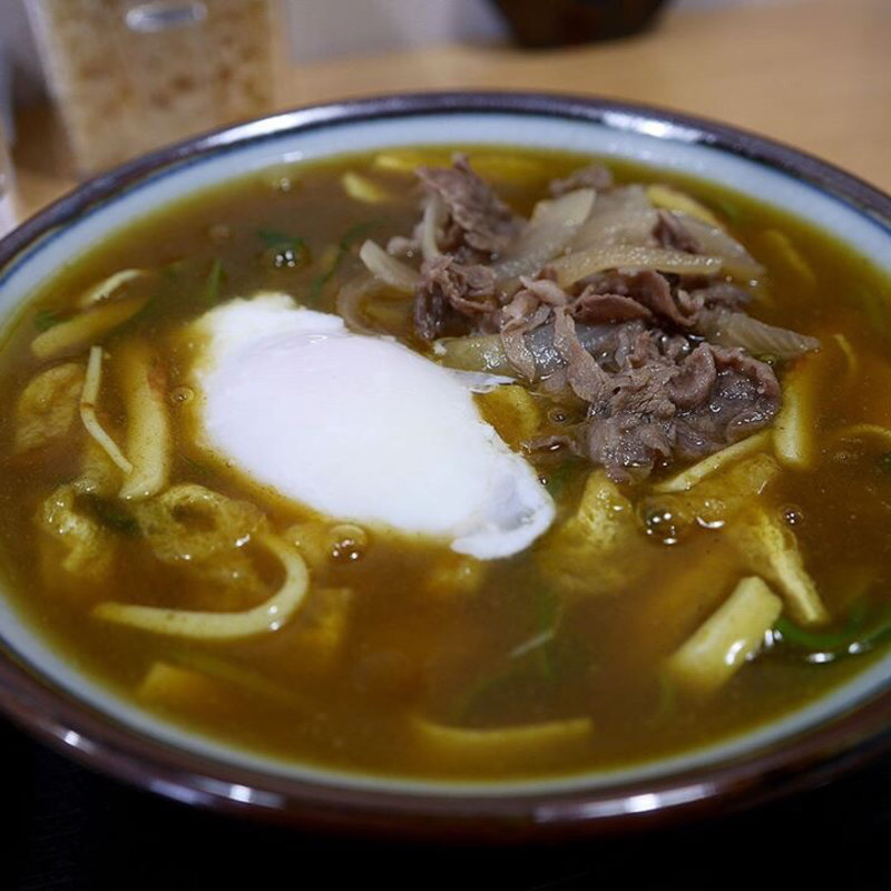 牛肉温玉カレーうどん(手打ちうどん　まる泉)
