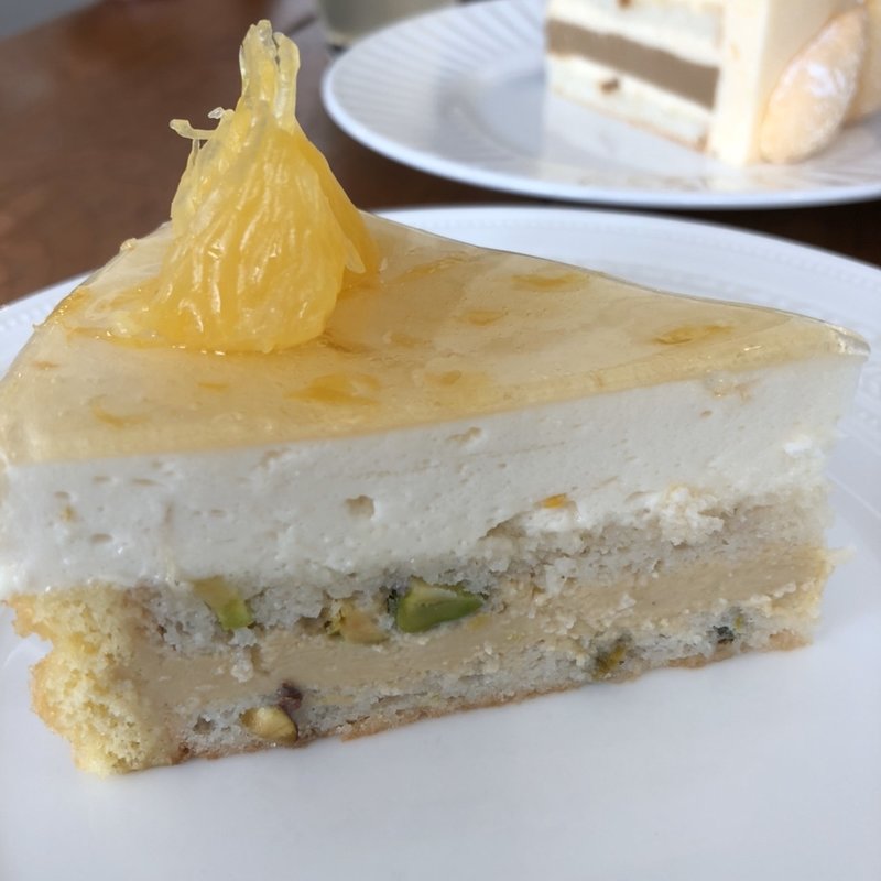 甘夏柑とトンカ豆のケーキ(抱　le four （ル・フォー）)