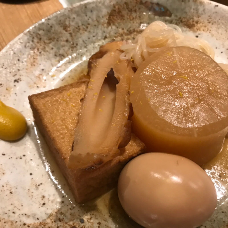 おでん　大根　卵　厚揚げ　糸こんにゃく　竹輪(酒処さつき)