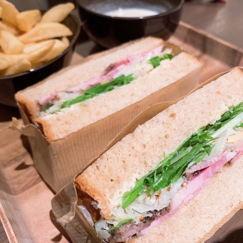 (カフェ＆ダイニング ゼルコヴァ)