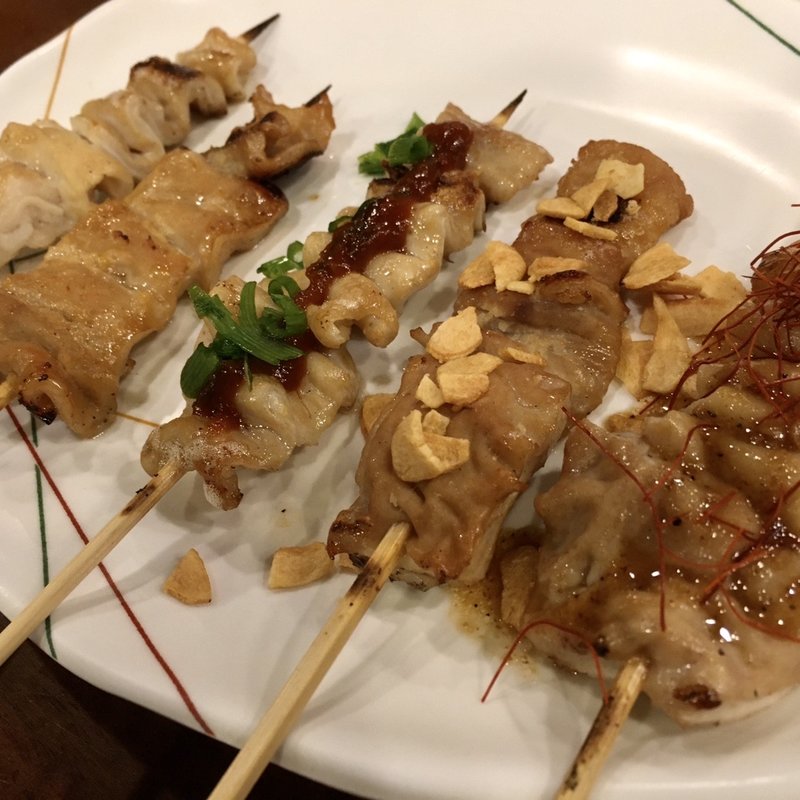 ホルモン食べ比べ5本(串鳥 中央店)