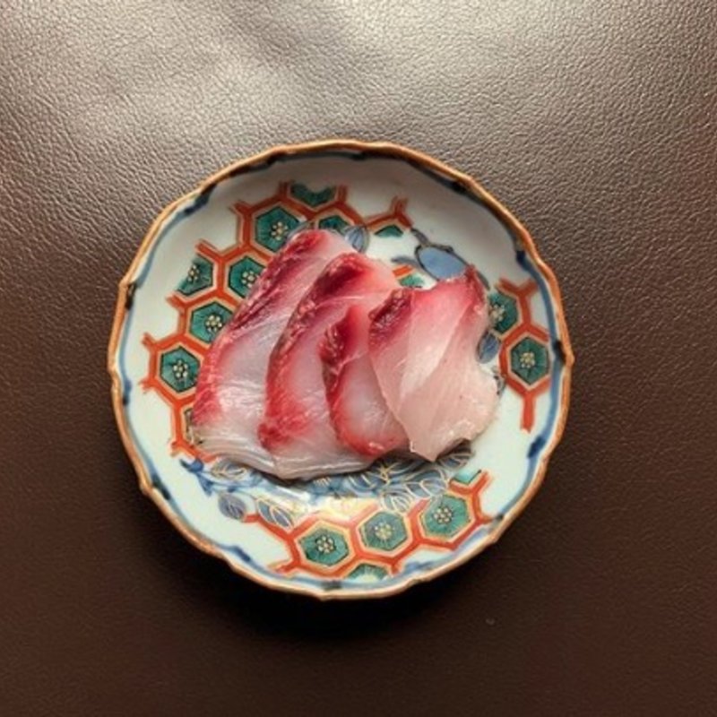 鯔（ボラ）の刺身(自由人酒場)