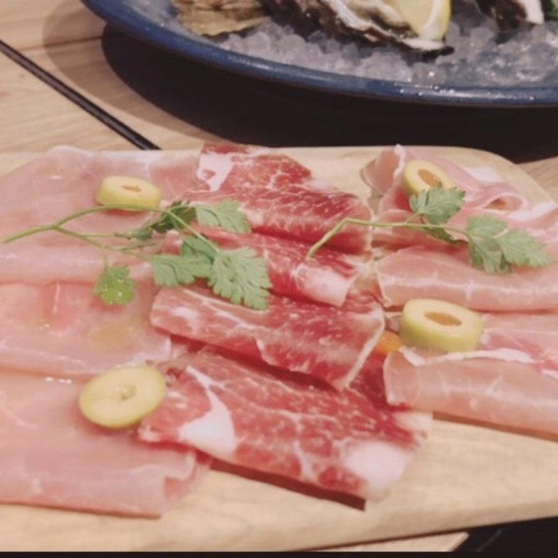 生ハム3種盛り合わせ(オサカナバル イル マーレ 横浜西口店)