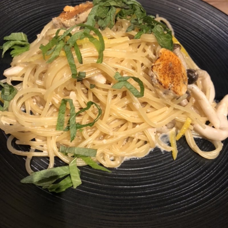 あん肝とキノコの焦がし醤油クリームパスタ(オサカナバル イル マーレ 横浜西口店)