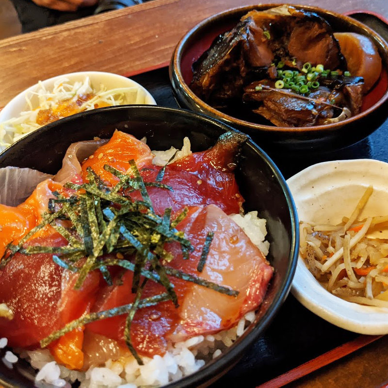 ミニ海鮮丼＆ブリ大根セット(一魚一栄)