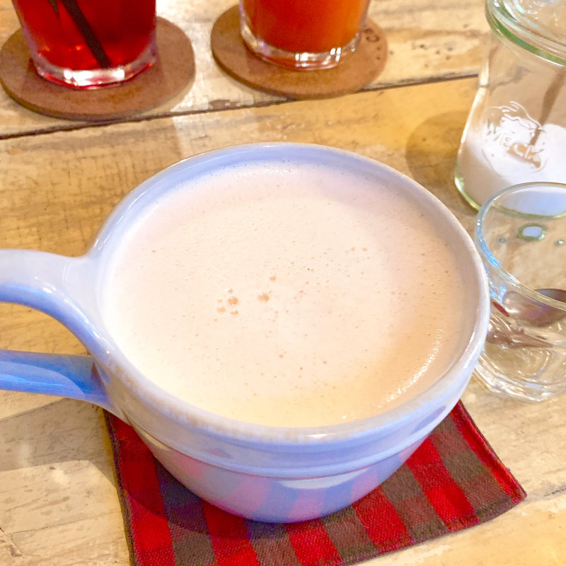 ハニーロイヤルミルクティー(spanish bar & cafe NEUTRAL)