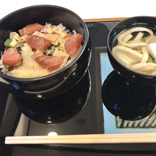 ワンコインランチ(乃木會舘)