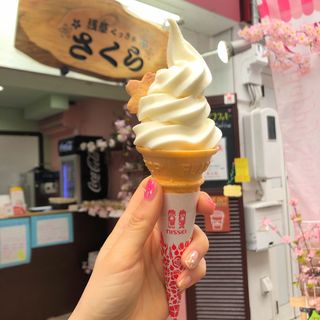北海道岩瀬牧場　濃厚ソフトクリーム(浅草くっきぃ　さくら)