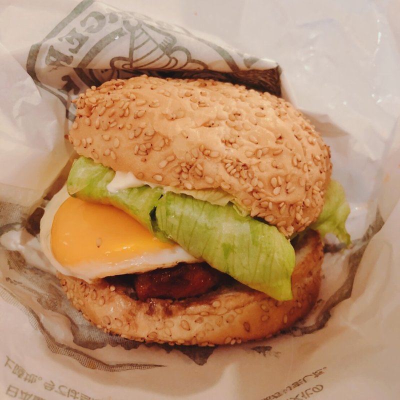 チャイニーズチキンバーガー　竹　(目玉焼き入り)(ラッキーピエロ 函館駅前店 （LUCKY PIERROT）)