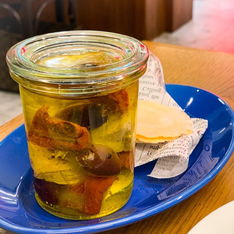 カマンベールチーズのオイル漬け(Grand Breton Cafe)