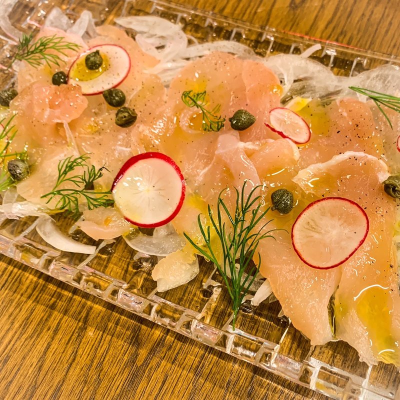 茨城県産つくば鷄のカルパッチョ(Grand Breton Cafe)