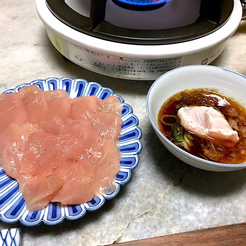 水炊き時の鳥しゃぶ(西陣 鳥岩楼 （にしじん とりいわろう）)
