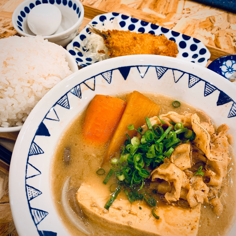 とん汁アジフライ定食(ごちとん ホワイティうめだ店)