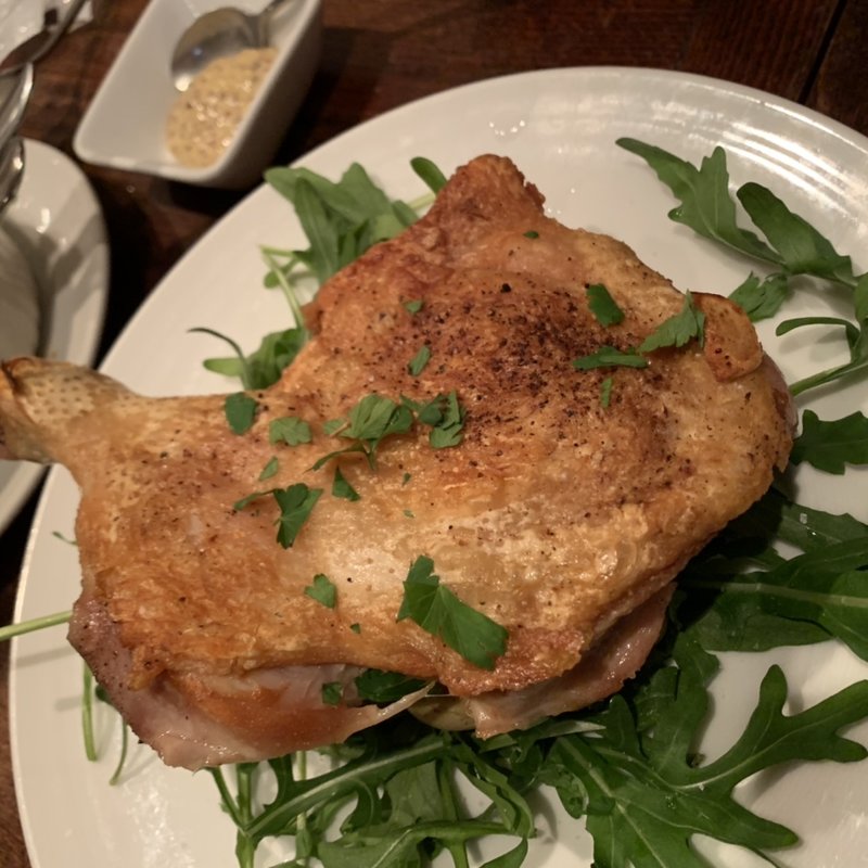 美桜鷄骨付きもも肉のロースト(ピッツエリア ファッブリカ トクマル （pizzeria fabbrica 1090）)